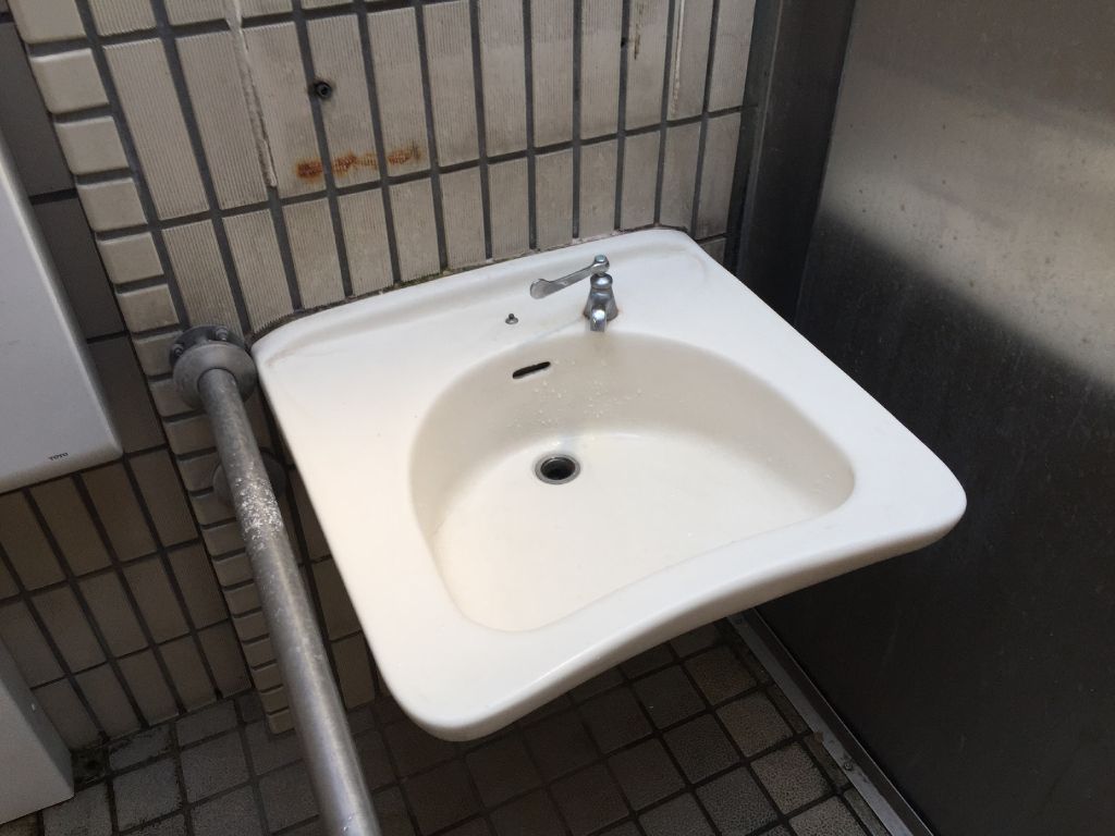 菖蒲橋際公衆便所