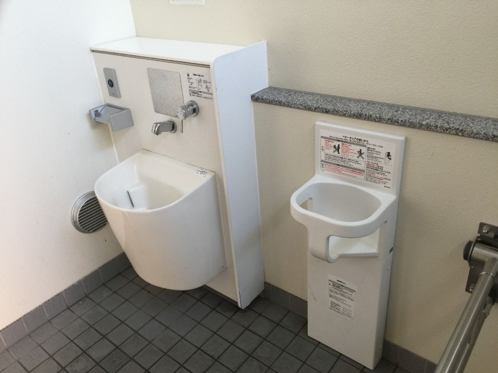 西仲橋際公衆便所