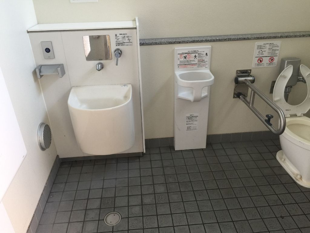 西仲橋際公衆便所