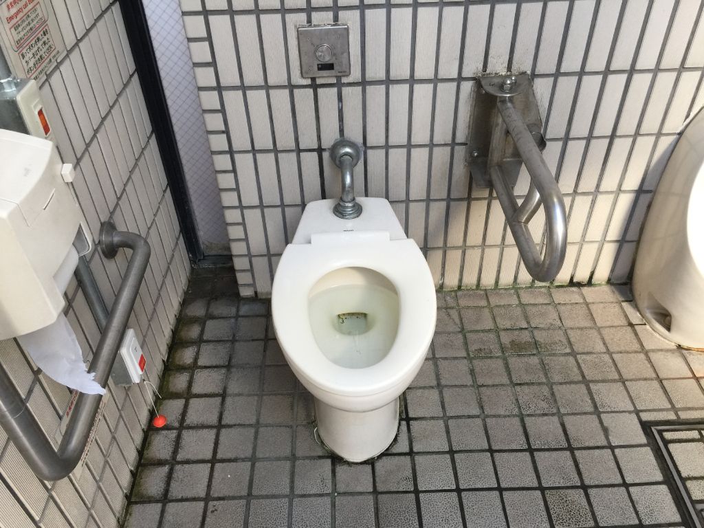 菖蒲橋際公衆便所