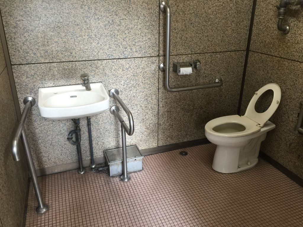 新橋三丁目公衆便所