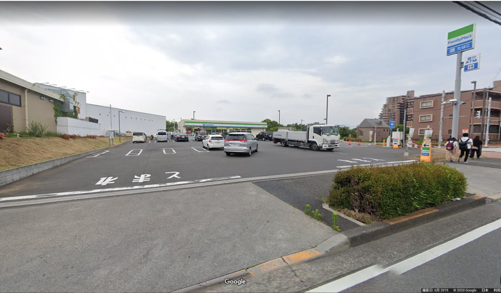 ファミリーマート 町田多摩境店