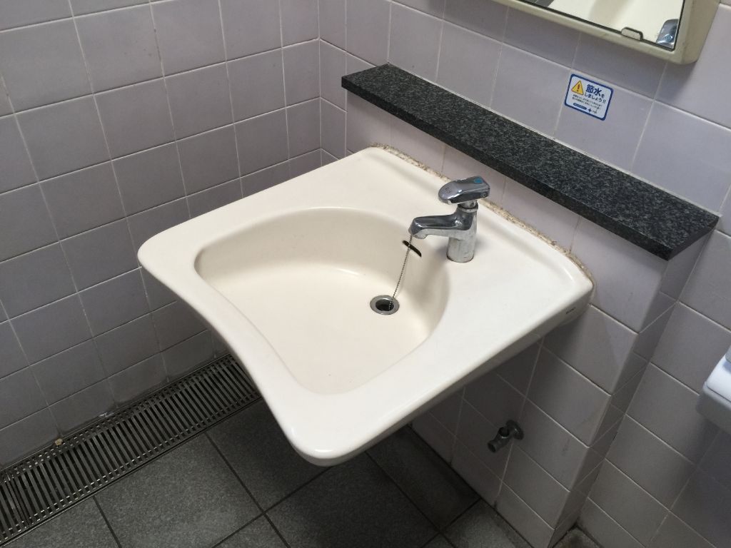 元新月橋際公衆便所